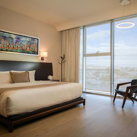 Metria Hotel Leon Exterior photo A bedroom at the hotel
