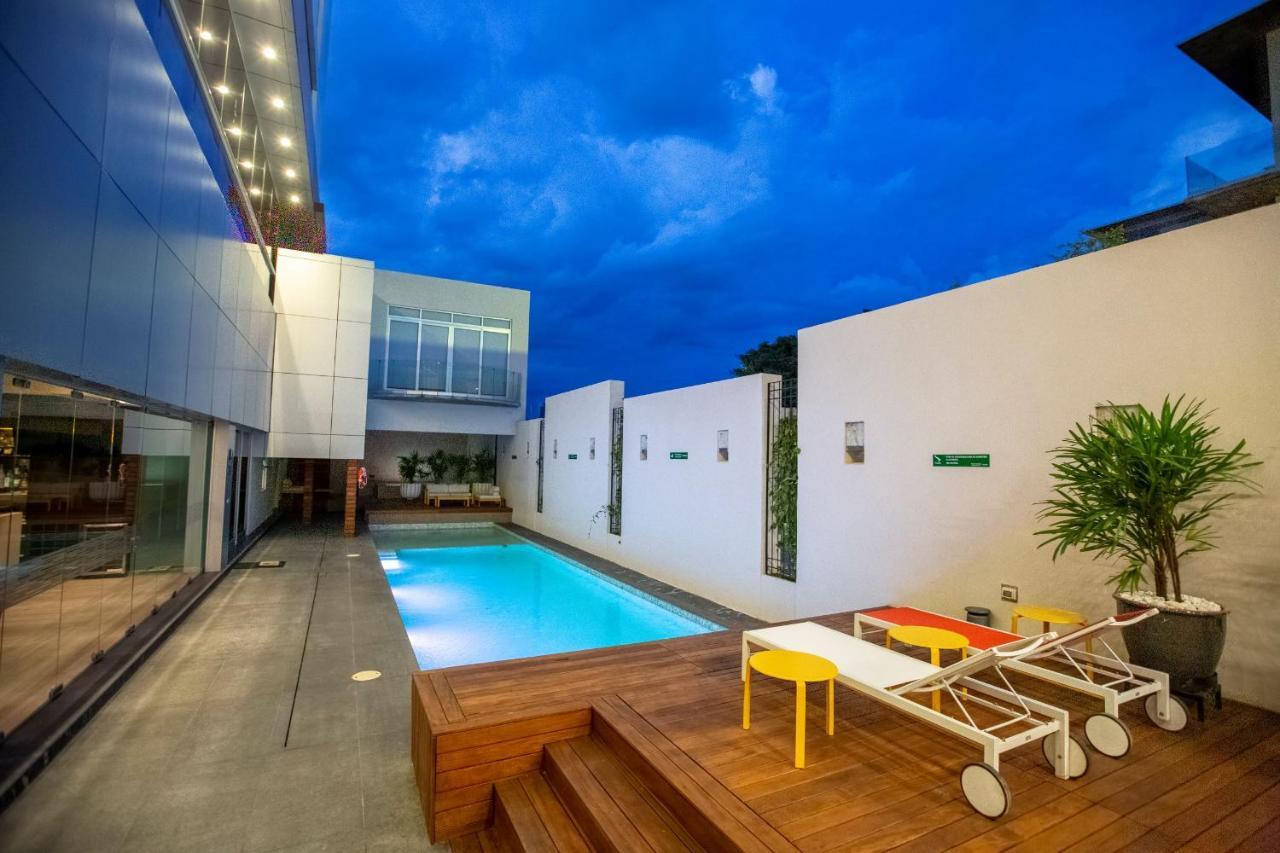 Metria Hotel Leon Exterior photo