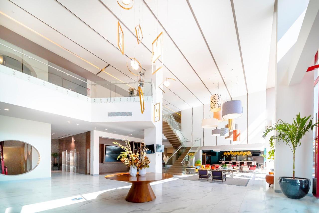 Metria Hotel Leon Exterior photo The lobby of the hotel