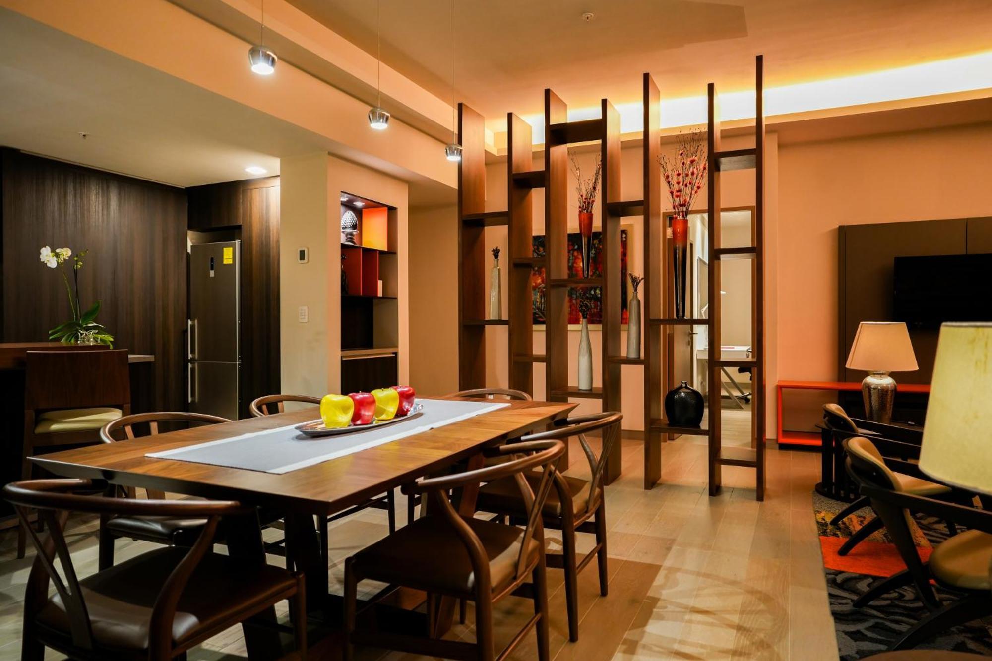 Metria Hotel Leon Exterior photo A dining room
